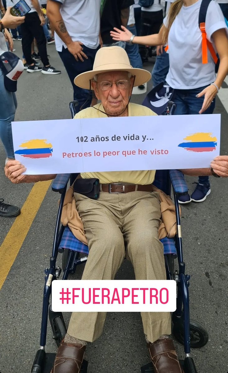 #ColombiaGritóFueraPetro 
#PetroElPeorPresidenteDeLaHistoria 
#PetroBastaYa