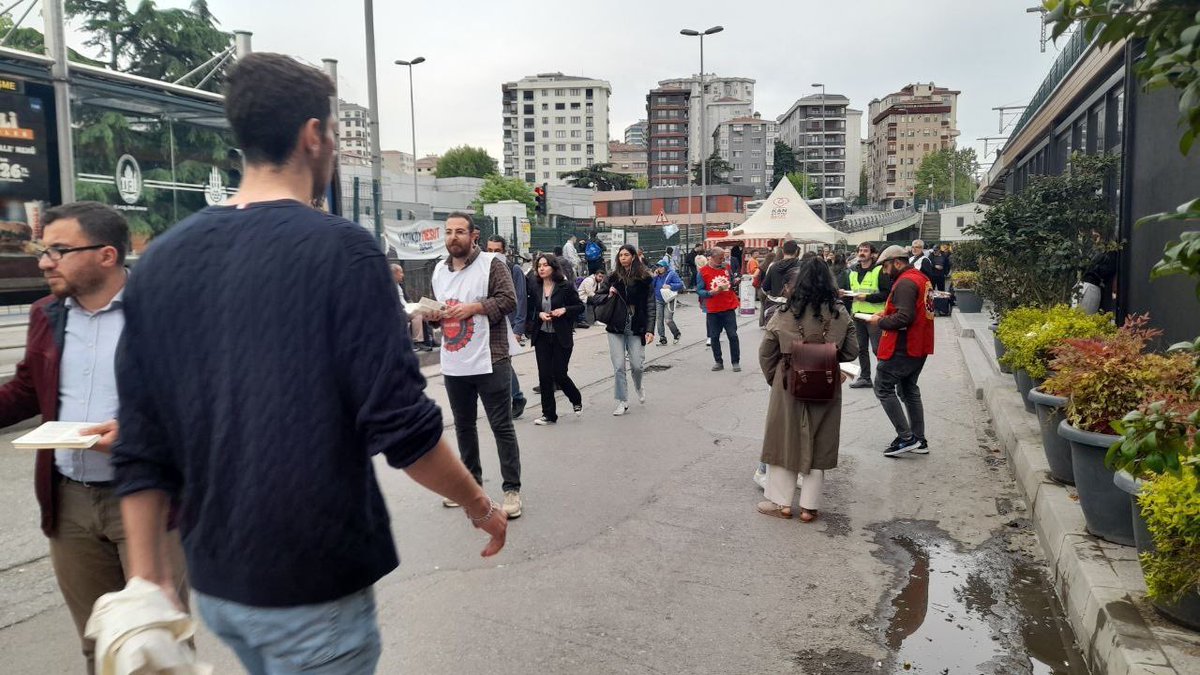 #1Mayıs’ta Taksim’deyiz! '1 Mayıs’ta Taksim'i Geri Alacağız' diyerek Kadıköy'de emekçileri bizimle yürümeye çağırdık. Sen de sendikanla yürümek için bize ulaş👇 📞 0212 993 14 51