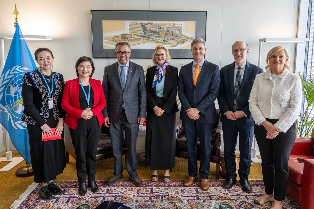 On 12 April, IPPNW and @nuclearban staff members met with @WHO leaders, including Director-General Dr. Tedros Adhanom Ghebreyesus, to discuss the unique role the WHO can play in preventing nuclear war and abolishing nuclear weapons.