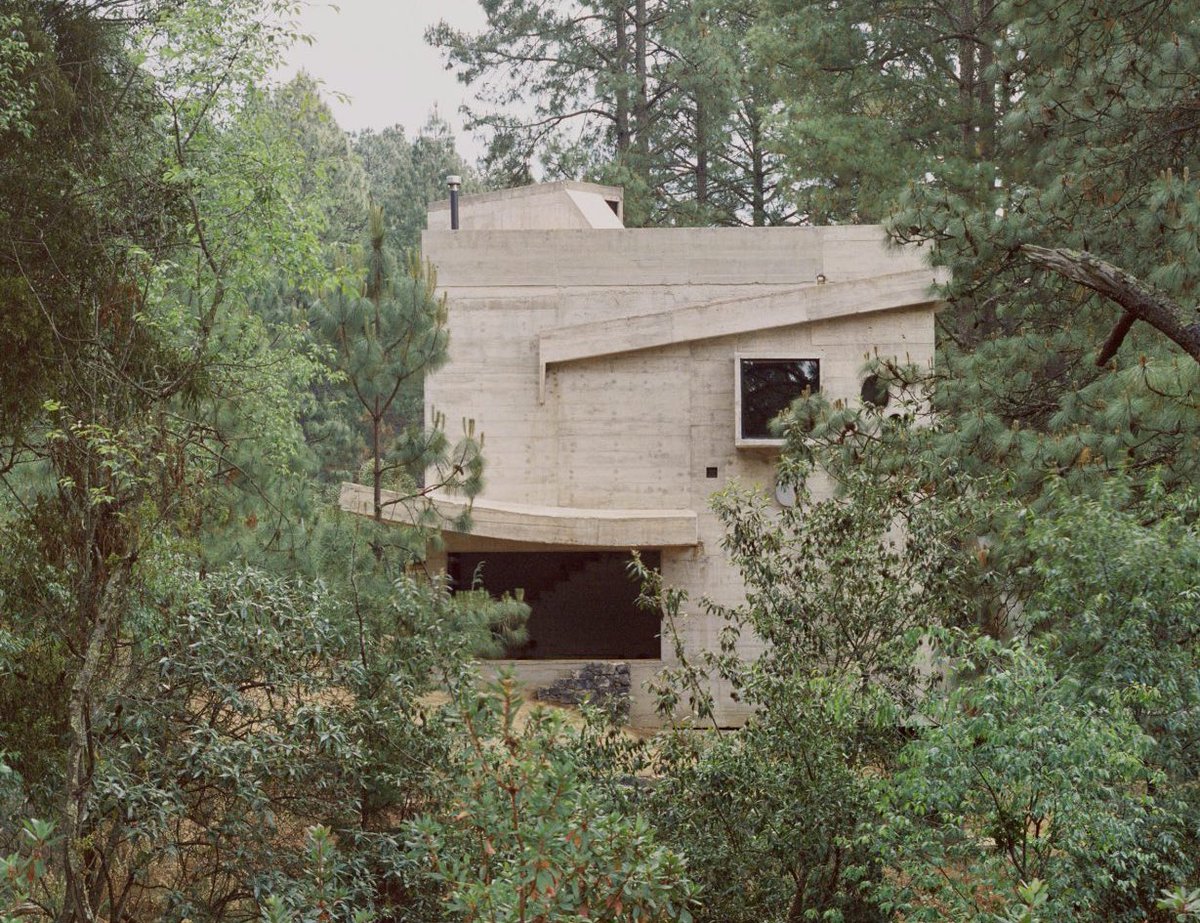 luusssso's tweet photo. Casa Alférez located outside of Mexico City

Designed by architect Ludwig Godefroy https://t.co/AnoOCuaDJu