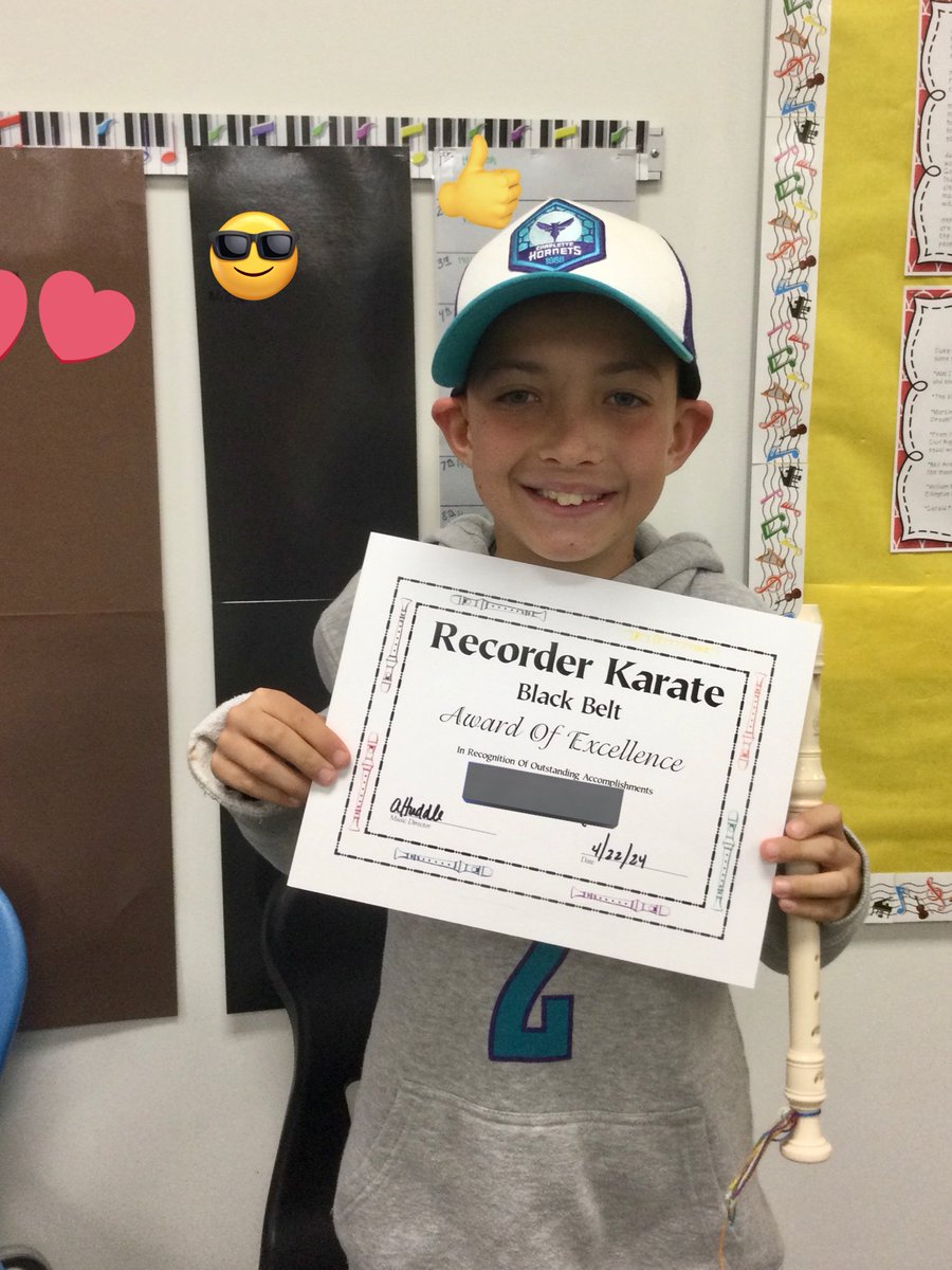 We have another BLACK BELT in recorder karate @OakviewElem.  Congrats to this #owlsome 4th gr musician!
