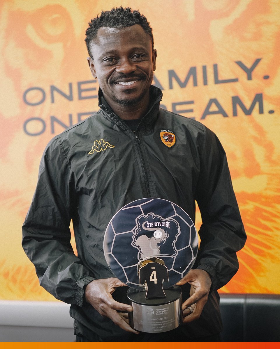 PFA special recognition award for @HullCity’s Jean Michael Seri 🏆 For his contributions to the Côte d'Ivoire squad as they won the Africa Cup of Nations 🇨🇮👏