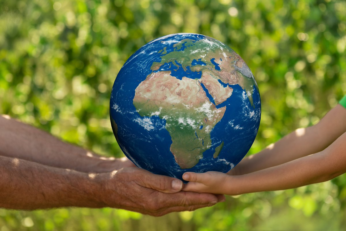 PureTPA's tweet photo. It's #EarthDay! 🌎

Here are a few facts you may not know about the Earth. 👇

🌳 Yearly, about 8 million metric tons of plastic enter the ocean
🌳 Each person in the U.S. generates 4.9 pounds of waste per day 

Like this tweet if you learned something new!

#PUREInitiative https://t.co/5432ZwXUTY