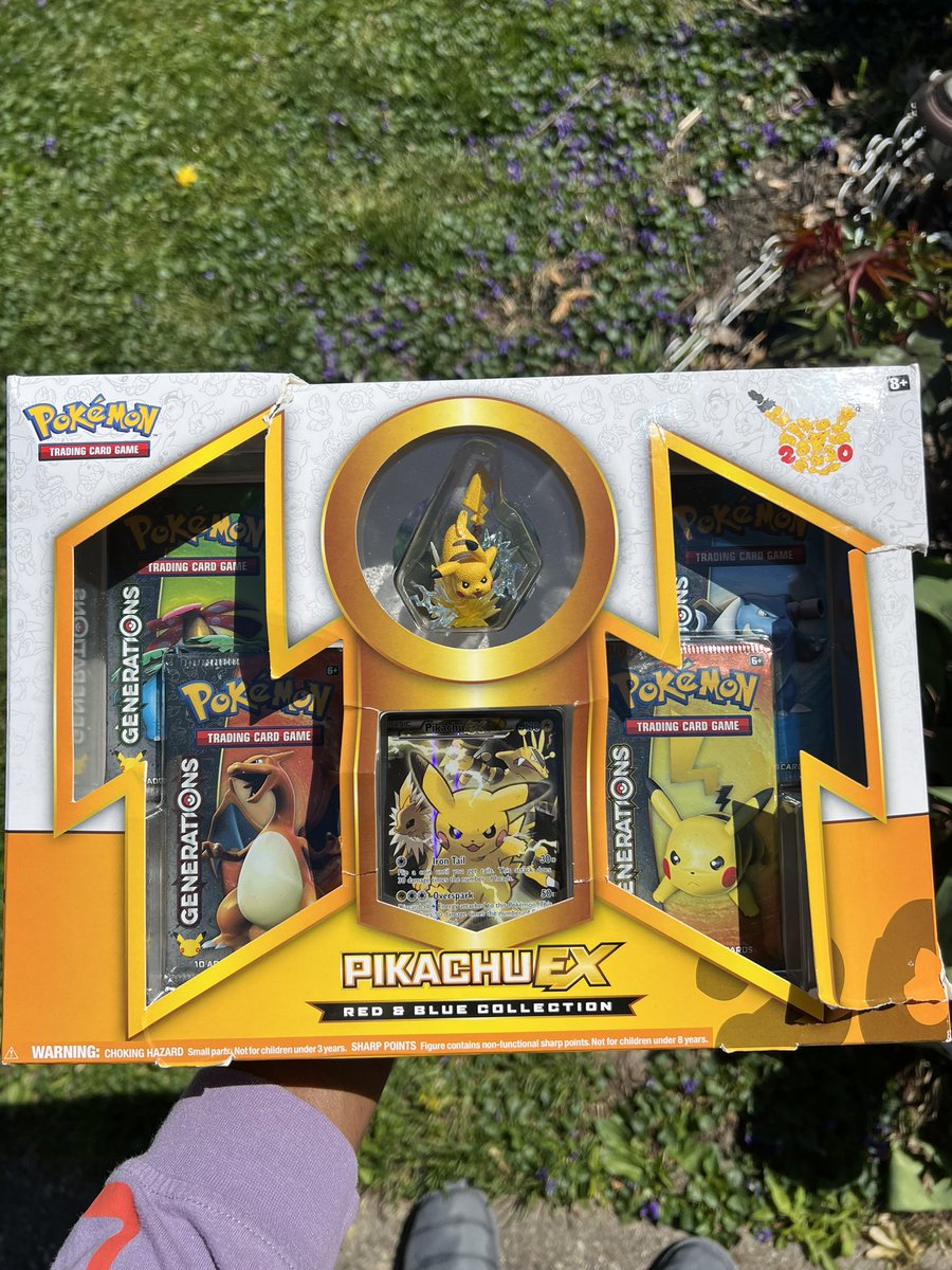 ⚡️Generational Giveaway ⚡️ For your chance to win this 20th anniversary Pikachu Generations Box Like ✅ Retweet ✅ Turn Notifications On 🔔 Tag someone you’ve grown with through the generations ✅ Follow @MeechFromPallet ✅ Winner chosen at random 5/11 US only Good luck 🫡