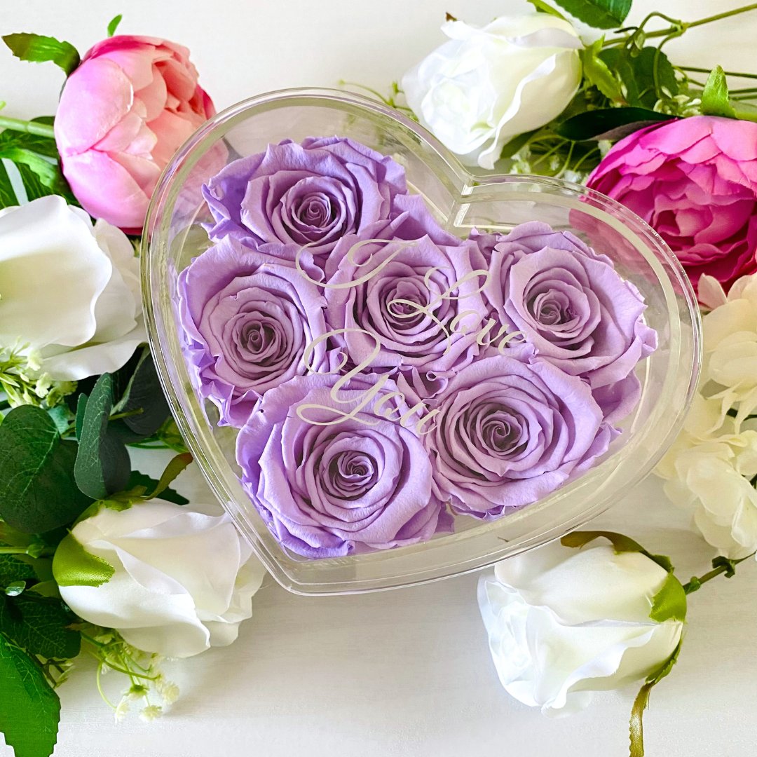 Love that blooms eternal 💜🌹

#infinityroses #preservedroses #roses #foreverroses #giftideas #perfectgift #luxurygifts #blooms #homedecor #oneyearroses #eternalroses #rosesthatlast #rosebox #floral #blingblooms #anniversarygift #rosearrangement #infinitelove #london