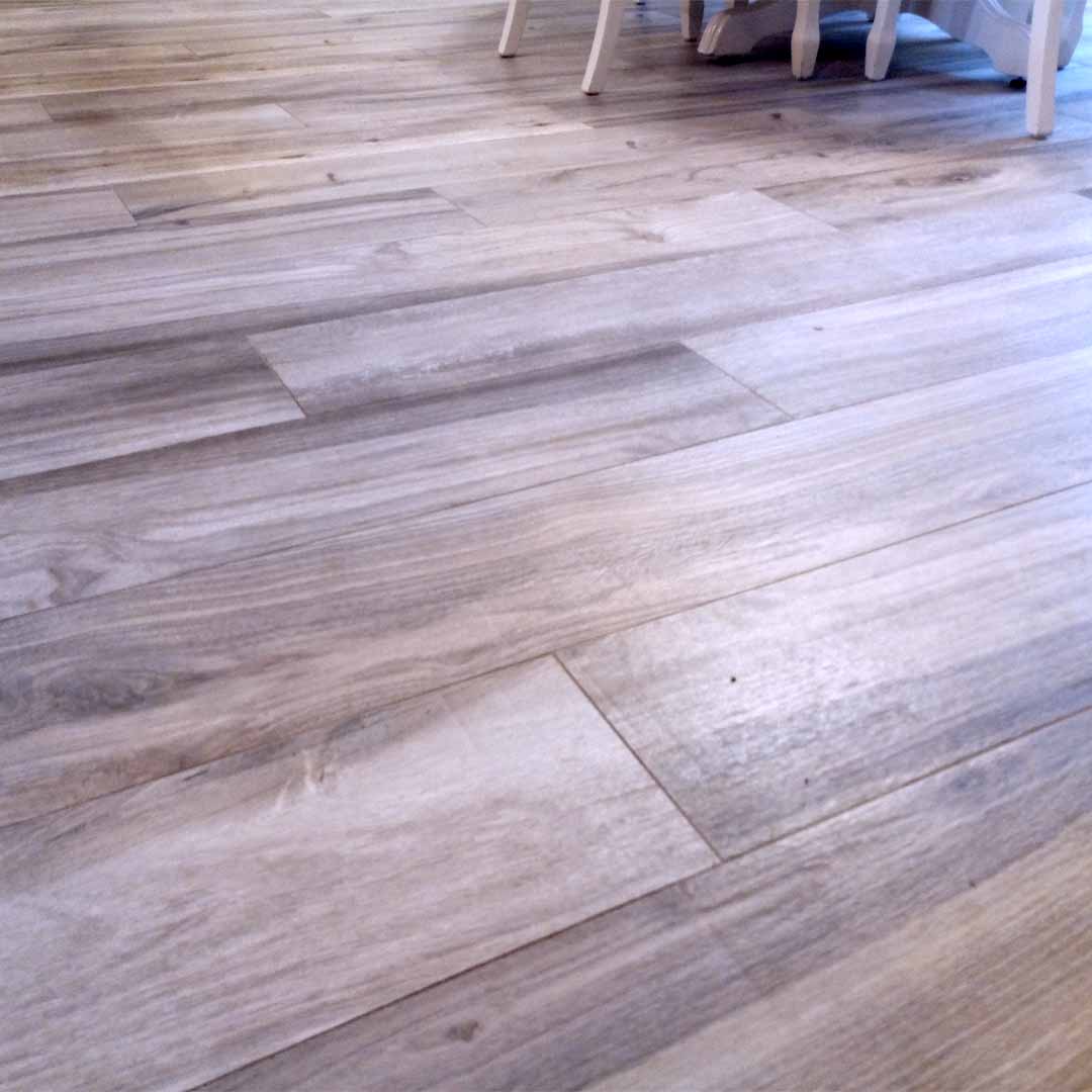 Get the gorgeous look of traditional #hardwood with the outstanding durability of #CeramicTile! 

flooringdirectdfw.com/elevate-your-s…

Details Matter
👉 30+ Years Experience
👉 Shop-at-Home Service with FREE ESTIMATE
👉 We Match/Beat Estimates
👉 Quality Flooring
👉 Locally Owned

#DFW