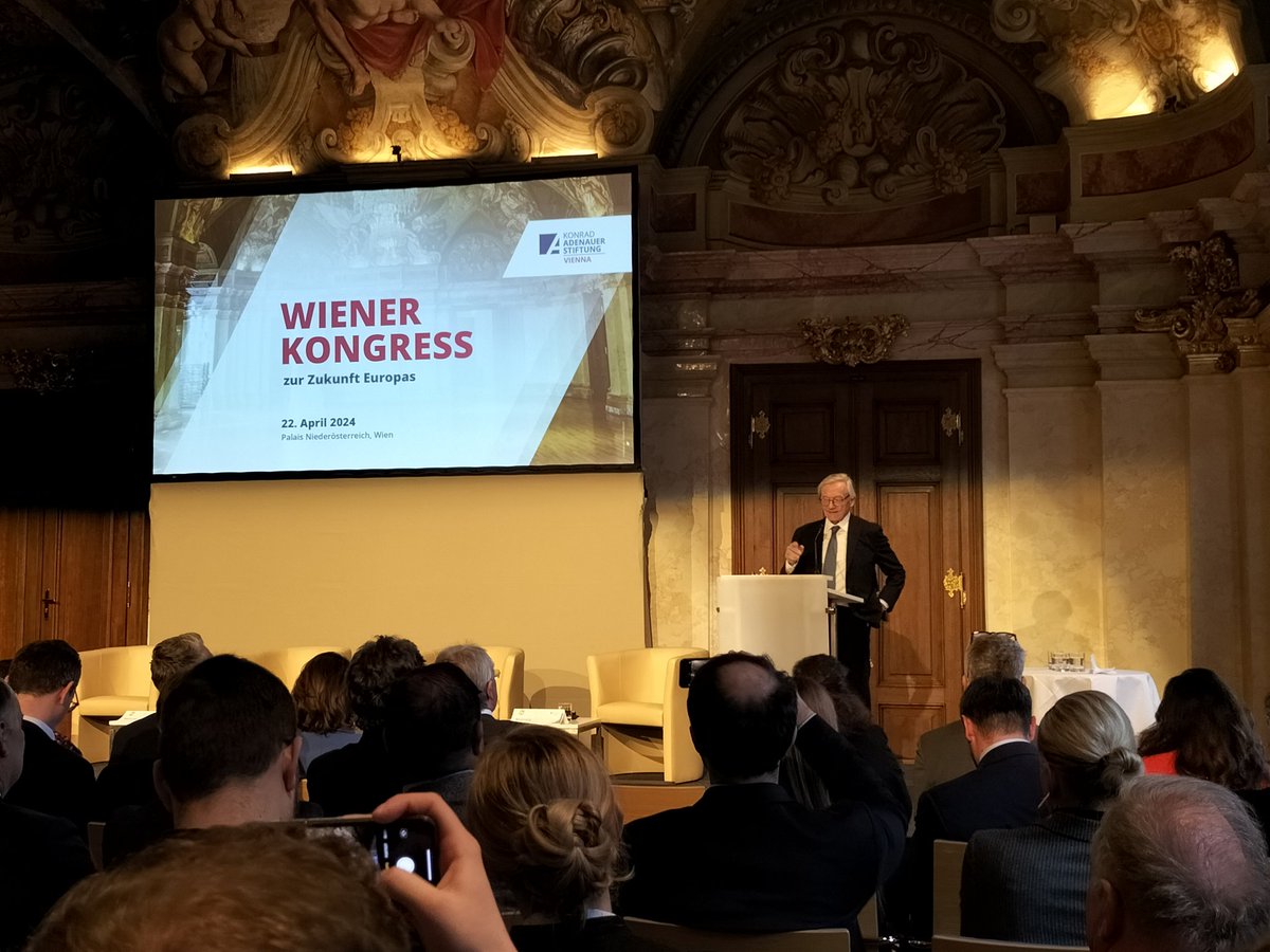 GunterFehlinger's tweet photo. Dr Wolfgang Schüssel compares Putin with Napoleon at #ViennaCongress
We cannot negotiate with a power that does not keep the international rules... https://t.co/hMo1JzPjSU
