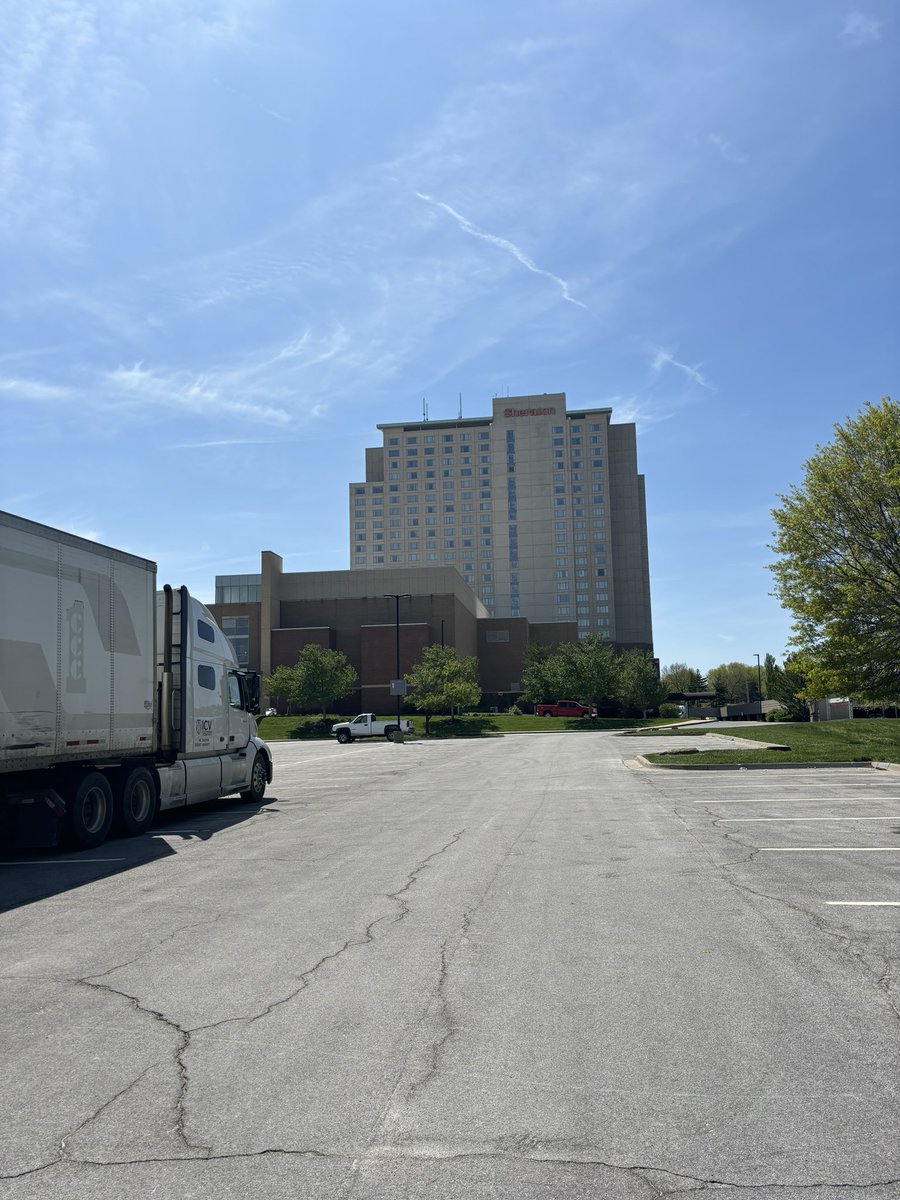 millenialtruckr's tweet photo. Arrived for @BCSummit2024 β
Super convenient parking across the street thanks to @Trukparkingclub β
Fantastic directions and set up π―
#brokercarriersummit #bcsummit #bcskc24 #truckparkingclub #truckparking #freightx #truckdriver #trucking #KansasCity https://t.co/LuF7kqviqG
