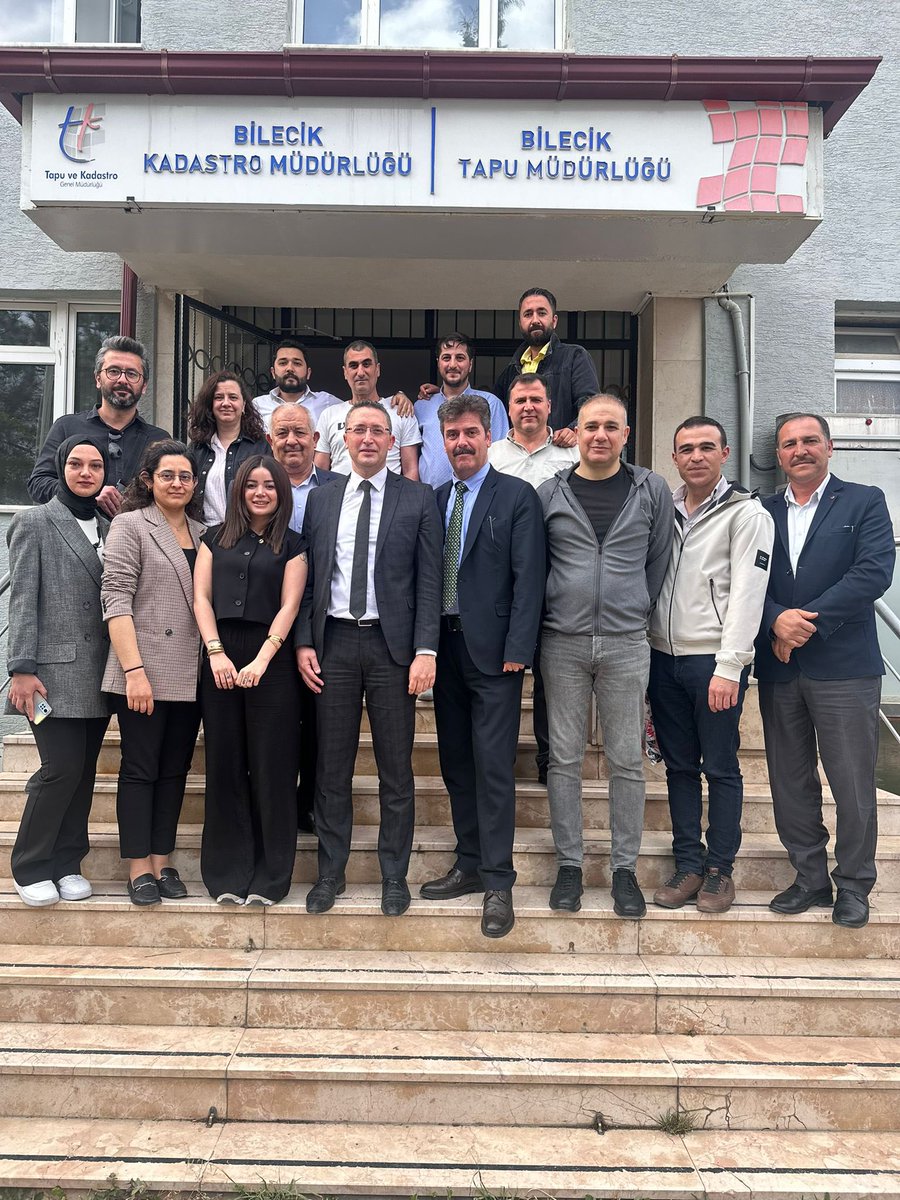 YLDRM_SDK's tweet photo. 5 yılı aşkın zamandan beri mesai paylaştığım sevgili dostlarıma, veda etmenin ne kadar zor olduğunu gördüm. Bütün mutluluklar sizinle olsun, yüreği güzel insanlar. https://t.co/NJfuoBJQBt
