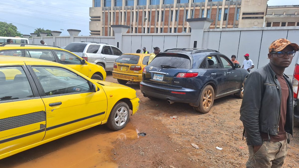 liberia_revenue's tweet photo. Today, our team joined forces with the Ministry of Transport &amp; other sector stakeholders to kick off a joint inspection campaign for motor vehicles, drivers' license, and insurance in Montserrado.
Registration for motorcycles &amp; tricycles will be coming soon!
 #MovingToBillions https://t.co/PJyOJGqeMe