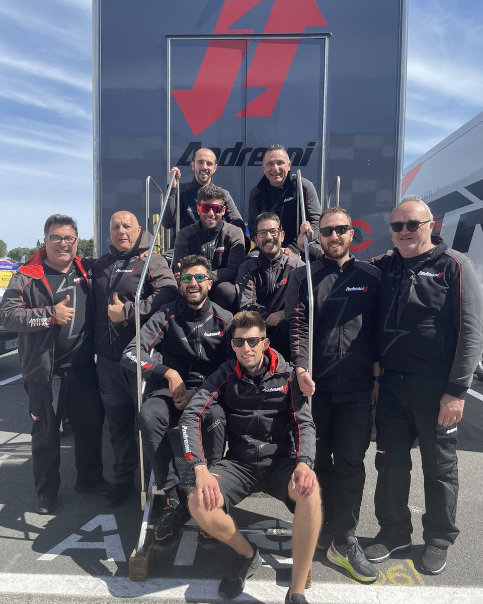 andreanimhs's tweet image. 🏍️💨 ¡Éxito y adrenalina! En Misano, arrancamos fuerte el JuniorGP bajo la lluvia🌧️ En Albaida, Thomas Chareyre de SGR conquistó el primer lugar en el Gran Premio de España, del Mundial de Supermoto 2024. ¡Orgulloso del equipo! 🥇🎉
 #JuniorGP #Supermoto #andreanimhs #ohlins