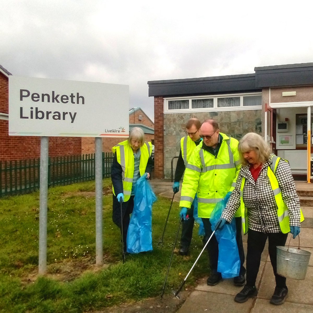 Keeping #Warrington clean this #EarthDay! 🌍🌿 This Earth Day, we partnered with local communities to clean up our grounds and surrounding areas ♻ We collected a grand total of 58 bags of rubbish!! 🔥 Thank you to everyone who got involved today 👏