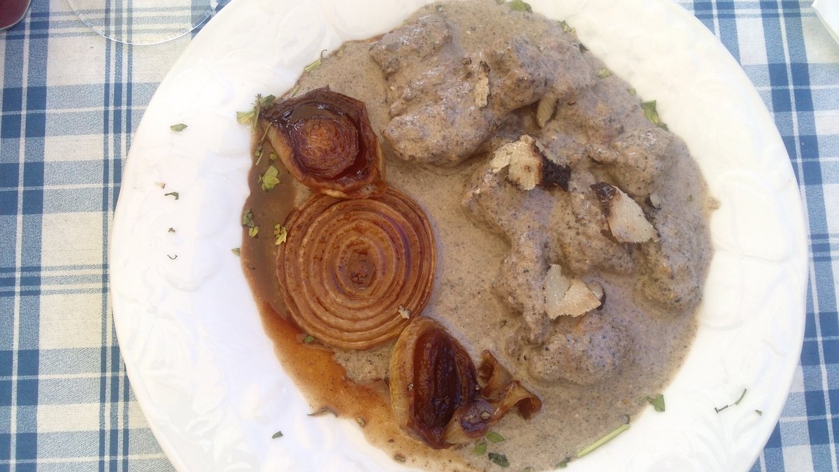 ItalyWith's tweet photo. Bocconcini cinghiale con tartufo
e cipolle in aceto balsamico 🍴🐗🧅

#whatsforlunch #whatsfordinner #italia #foodie #tasty #italy #foodphotography #foodies #tft #cuisine #wineoclock #authentic #italian #food #wild #boar #truffel #onions https://t.co/mnX7IaHb1w