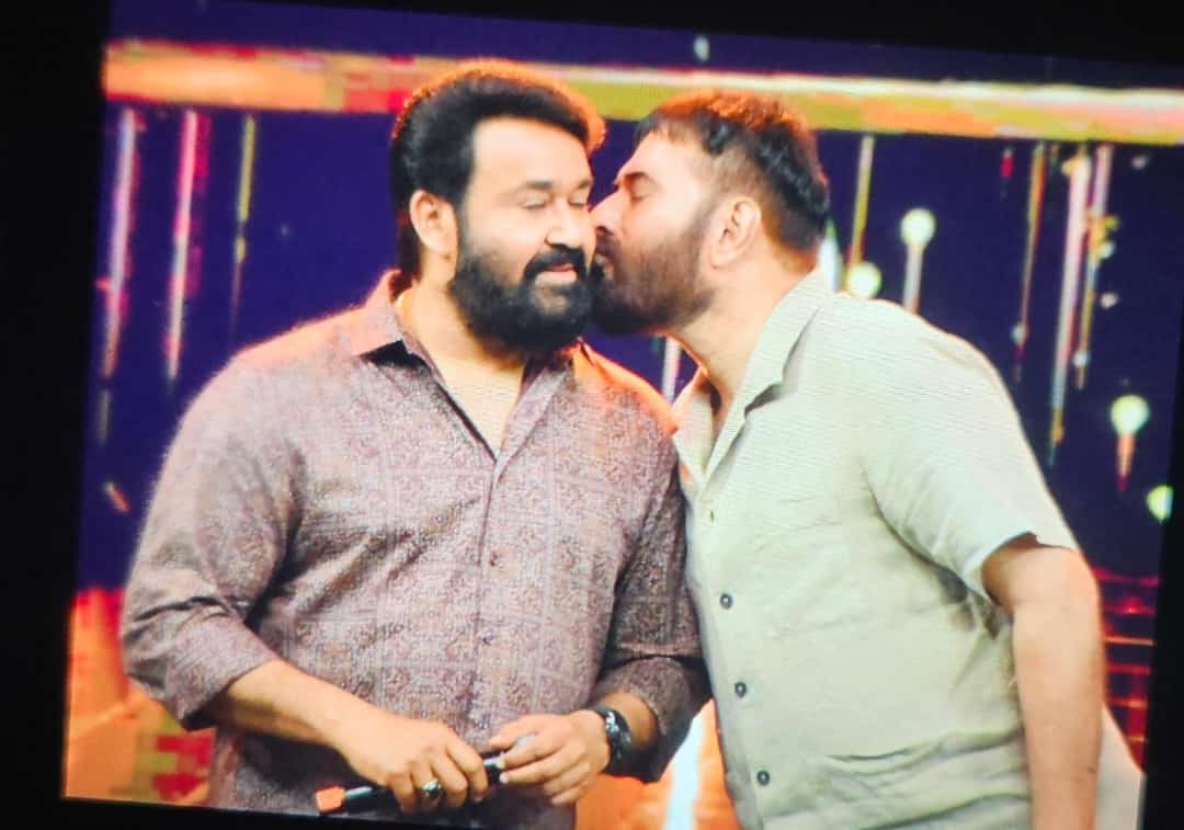 ഏട്ടൻ - ഇക്ക 🫶 Latest from Vanitha Film Awards !! #Mohanlal #Mammootty