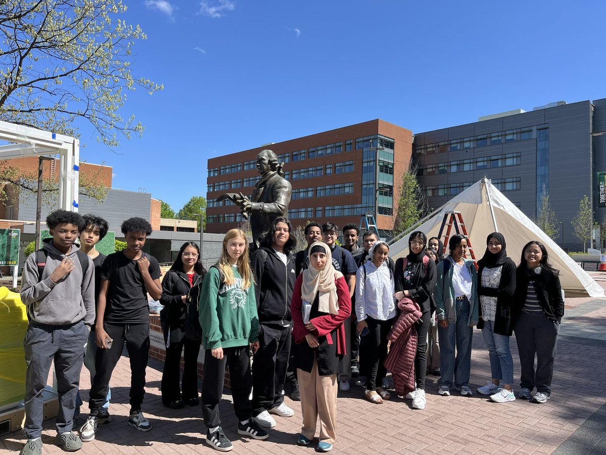 Great college visit @GeorgeMasonU for our #ESOL students from @FCPSHayfieldSS