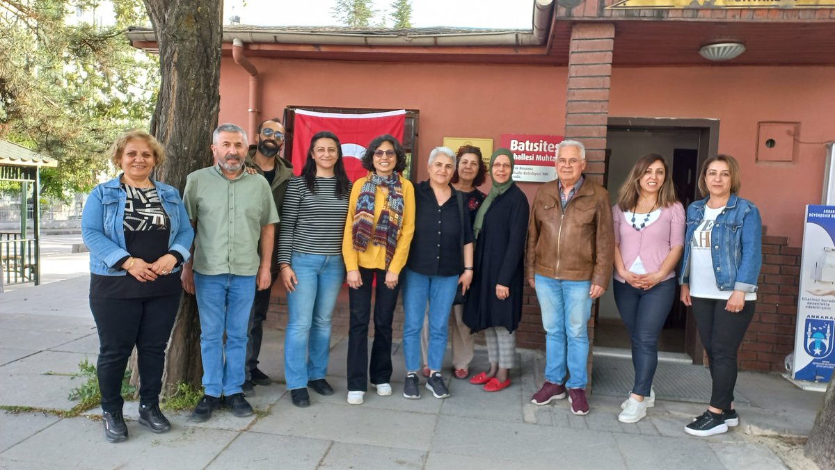 Yenimahalle İlçe Örgütü olarak, yeni seçilen Batı Sitesi Mahallesi Muhtarı Selma Kaman'ı ziyaret ettik. Hem kendisini tebrik ettik, hem de önünüzdeki dönem birlikte yapacağımız çalışmaları konuştuk.