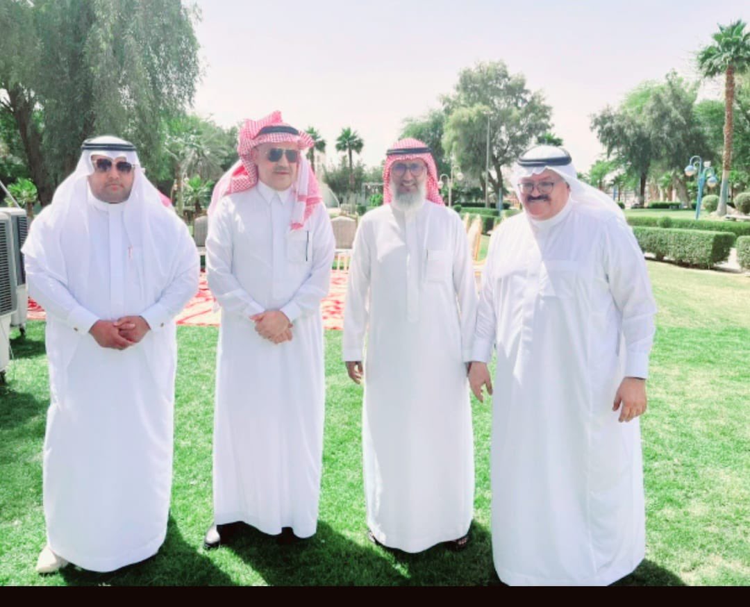 fahd541's tweet photo. #زمن_الخرج_الجميل 
#كشتة_المشتل 
أ. علي الدريهم : المناسبة تعد امتدادا وتربط مابين الماضي والحاضر . المشتل كان أيقونة تاريخية وتراثية وسياحية واجتماعية ورياضية وفنية ،  وكان مقصدا للزوار من الخرج وخارجها . مانراه اليوم من اجتماع في هذا المكان وإعادة إبرازه للواجهة ،  هو امتداد لرؤية المملكة 2030م للتنوع التراثي والسياحي والثقافي،  وافر الشكر والتقدير لجمعية التراث والثقافة بمحافظة الخرج ولزمن الخرج الجميل على الاستضافة والدعوة.