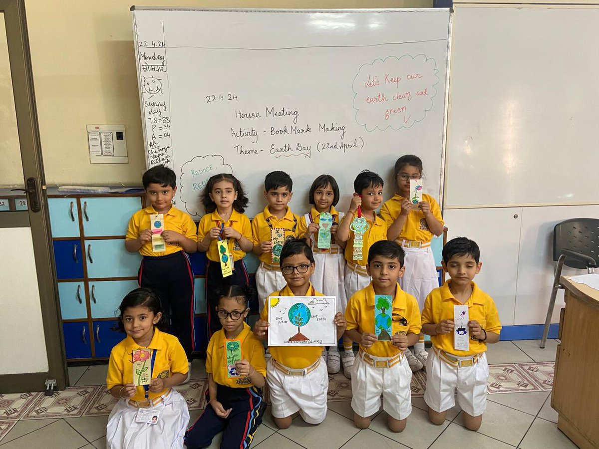 vimmisan's tweet photo. Students celebrated Earth day by enthusiastically participating in the first house meeting of the session and creating innovative book marks on the theme of Earth day. @y_sanjay @ShandilyaPooja @pntduggal @LoganiKakoli @PreetiMehra77 @ashokkp @sdg4all https://t.co/l5bAKO9Pci