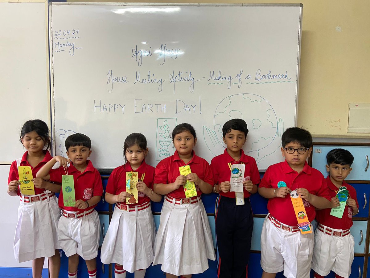 vimmisan's tweet photo. Students celebrated Earth day by enthusiastically participating in the first house meeting of the session and creating innovative book marks on the theme of Earth day. @y_sanjay @ShandilyaPooja @pntduggal @LoganiKakoli @PreetiMehra77 @ashokkp @sdg4all https://t.co/l5bAKO9Pci