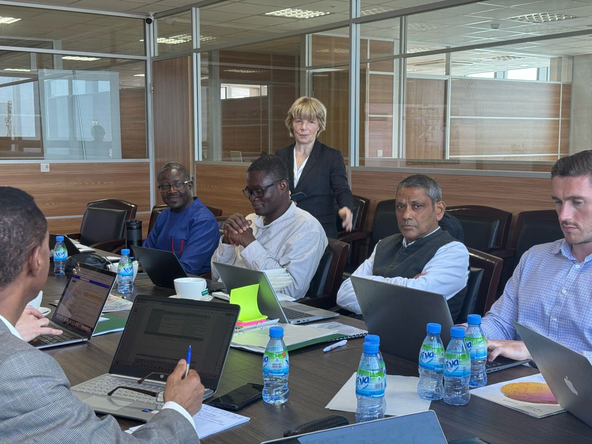 PI_CREF_SL's tweet photo. Today, in Freetown, we welcome @Glo_PAN members as they discuss modalities to strengthen resilience in the transformation of food systems in Low-and-Middle-Income Countries. We are very proud to host them at our office. https://t.co/R9ATSyap2f