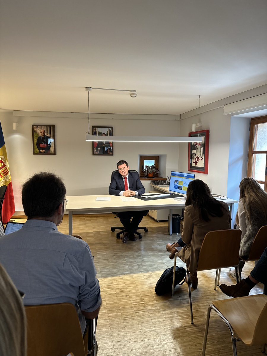 🙌🏼 Ens complau anunciar l'inici d'un nou mandat amb la presentació oficial del Raonador del Ciutadà, Xavier Cañada compromès amb la transparència, l'eficàcia i el servei al ciutadà.

#RaonadordelCiutada #ciutadania #andorra