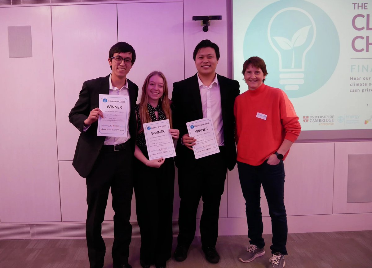 #CambridgeClimateChallenge2024 winners team Benign clinched victory with their ground-breaking business model. Inspired by brain cancer DNA 🔬 research, they’ve developed an enzyme that cuts greenhouse gas emissions in nylon production. 🌱 bit.ly/3QaOEcg #EarthDay