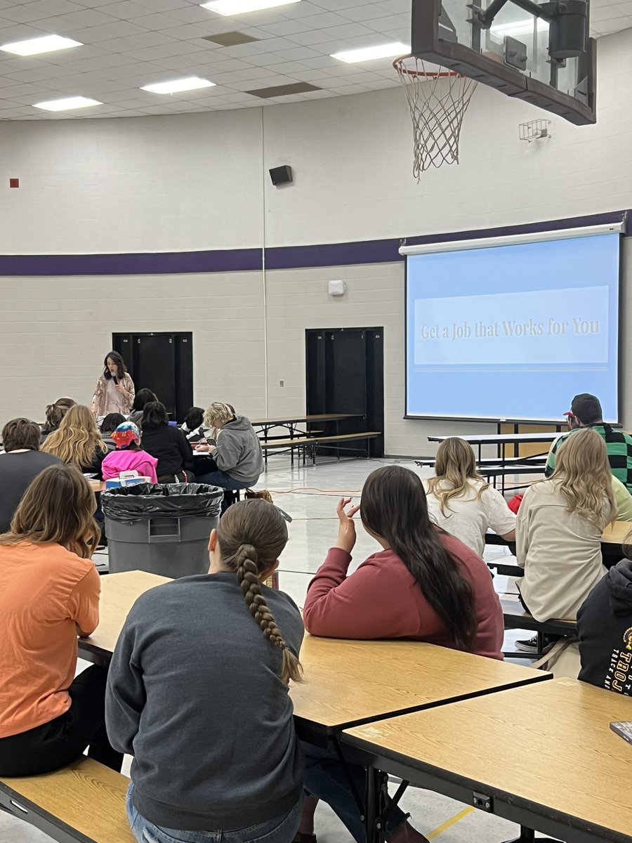 PHS_Adviser's tweet photo. HUGE thank you to Jaclyn Rowe for coming  and talking with our seniors about business etiquette, the importance of networking, and how to be successful in their next stages! Seniors, thank you for being so attentive and asking such great questions! https://t.co/YdZ9kT8xiC