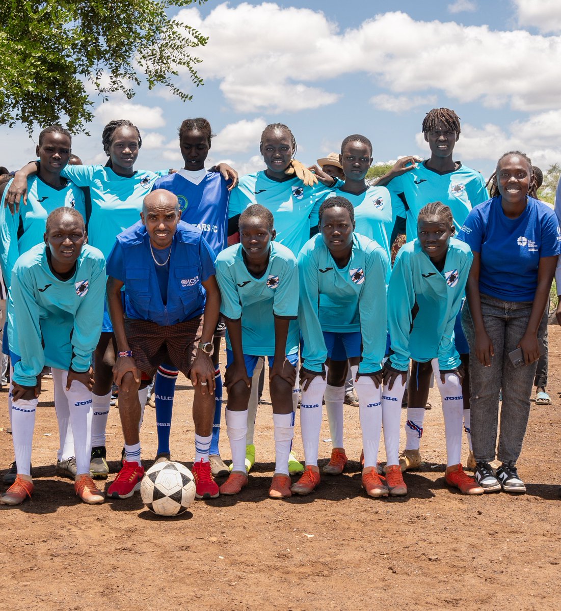 Sports are close to the heart of young people in Kakuma, leading to a sense of belonging. IOM Global Goodwill Ambassador @Mo_Farah witnessed this as he visited migrant communities today, advocating for sports for inclusion and development. #IOMOntheMove #ScoreWithMo4Migration