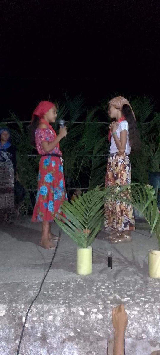 DaylenisBe12288's tweet photo. ¡Y comenzoooo el guatequeeee caballero! con un sabroso guateque campesino amenizaron los #PromotoresCulturales del consejo popular #PaquitoRosales la noche de cierre de su tradicional fiesta de animación sociocultural
#CTCYara
#CulturaYara 
#SomosCultura https://t.co/G3I5l9lD66