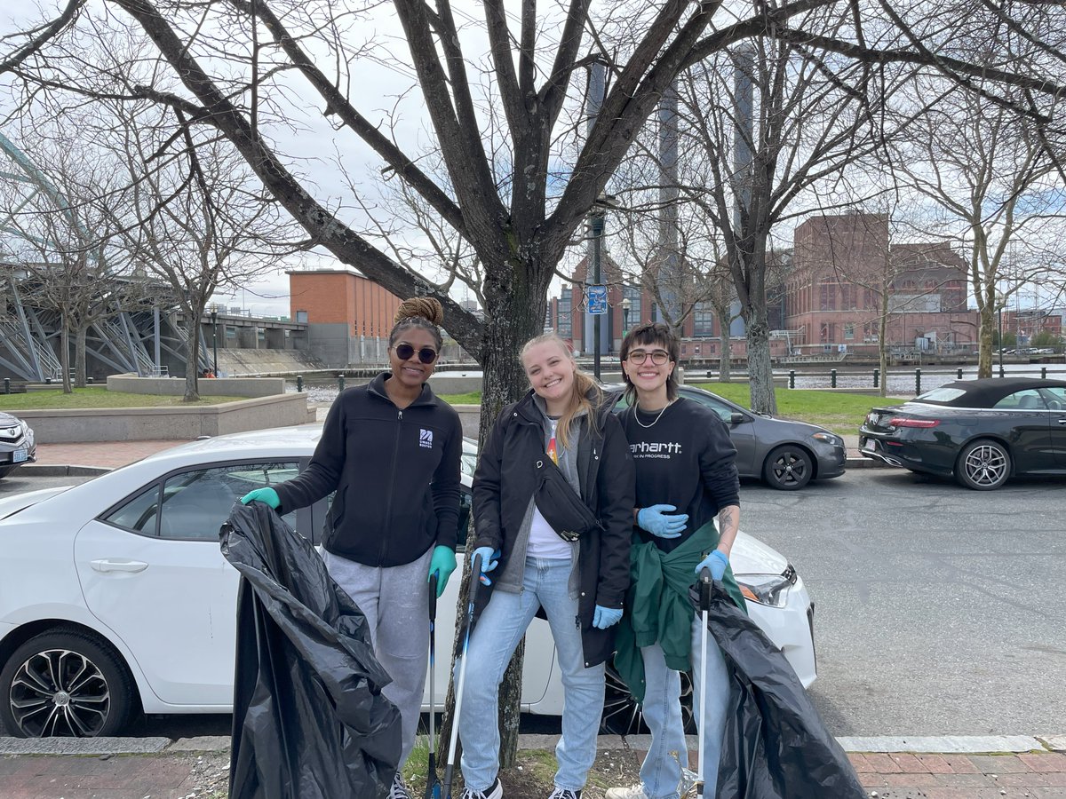 Happy #EarthDay! From Austin to New York, Chicago to Providence, our teams spent last week cleaning up lakes, parks, and more, dedicating a day to creating a healthier environment. #Sustainability us.orsted.com/our-impact/bio…