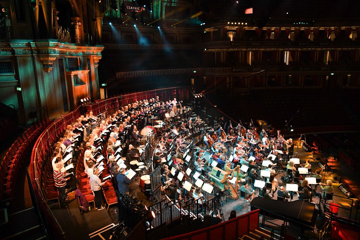 .@ClassicFM Live rehearsals ✅ Looking forward to tonight’s @RoyalAlbertHall concert with @conductorben, Karl Jenkins, @RSNOChorus, Rachel Duckett, Freddie De Tommaso & Hayato Sumino!