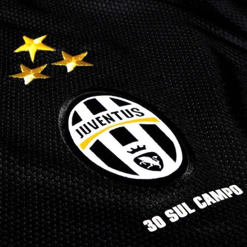 Juventus had their “30 sul Campo” shirts back in 2012, looking forward to Inter unveiling their “20 sul CONI” edition tonight…