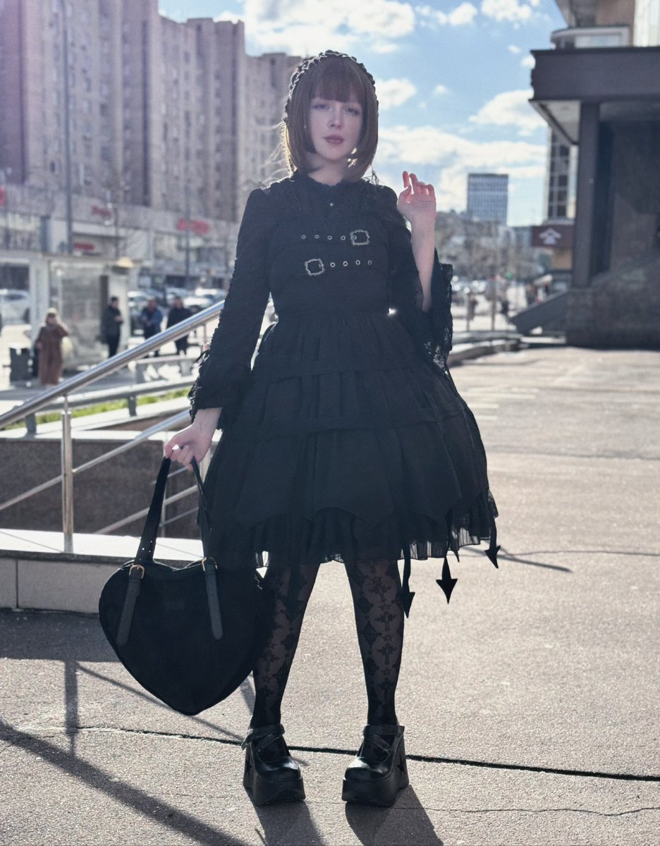 Elegant and goth 💅 #ロリータファッション