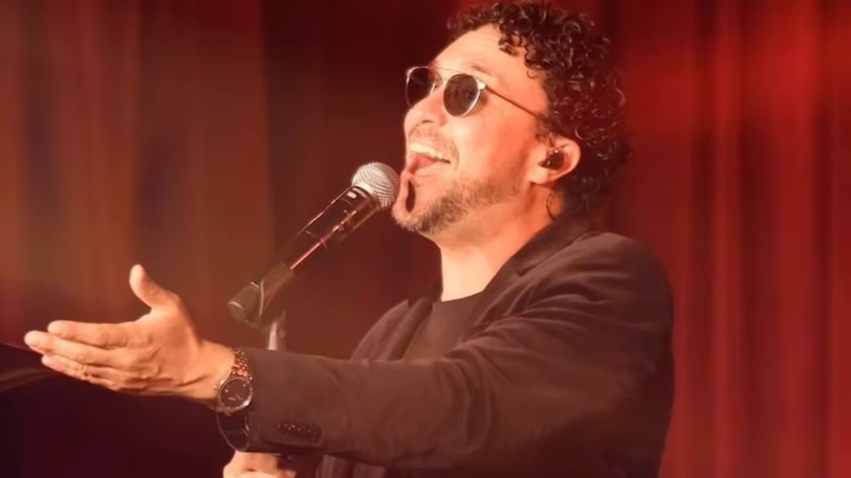 Tonight is the night! 

There’s still time to get your tickets to see Andrés Cepeda at The Wortham Center at 8pm! We’re sure you won’t want to miss this! 

Get your tickets at performingartshouston.org