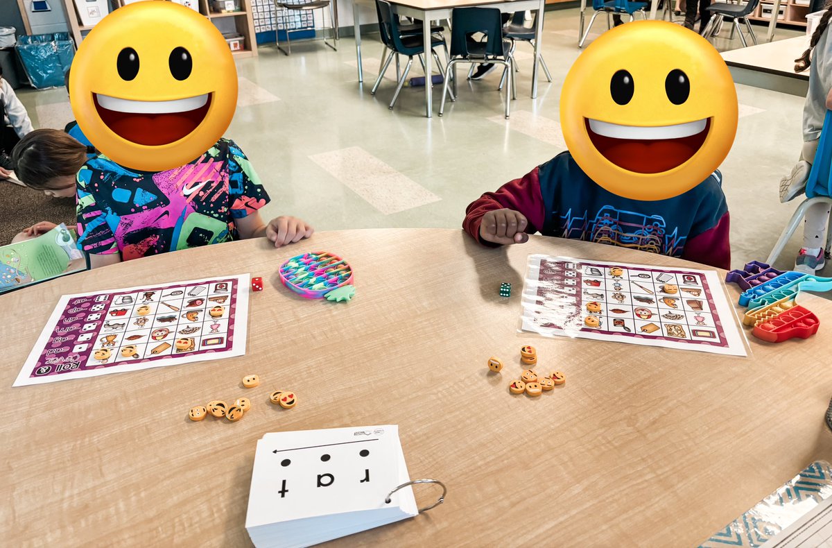 Small group today working on mastering short vowels and correctly identifying the number of sounds in a word during Roll &amp; Cover. We also worked on blending skills with #TVDSB dot cards. #SoR #StructuredLiteracy #Grade1 <a href="/LambethPS1/">Lambeth P.S.</a>