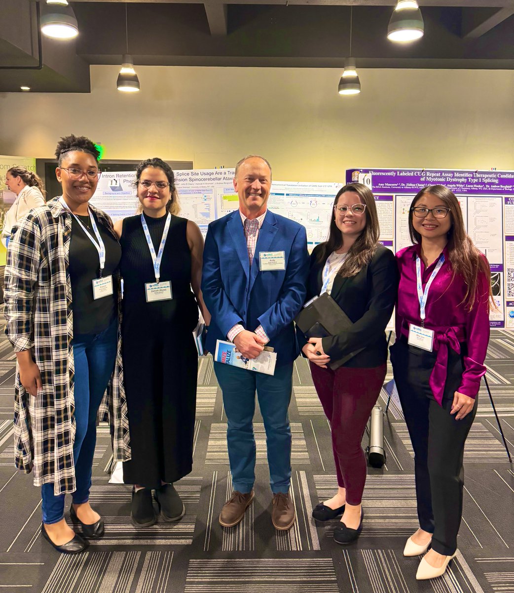 Team RNA Institute at the 2024 mRNA Technology Conference in Boston, MA. Trainees from @fuchs_lab, @BerglundLab, Chen lab and Sheng lab with our Institute Director Andy Berglund