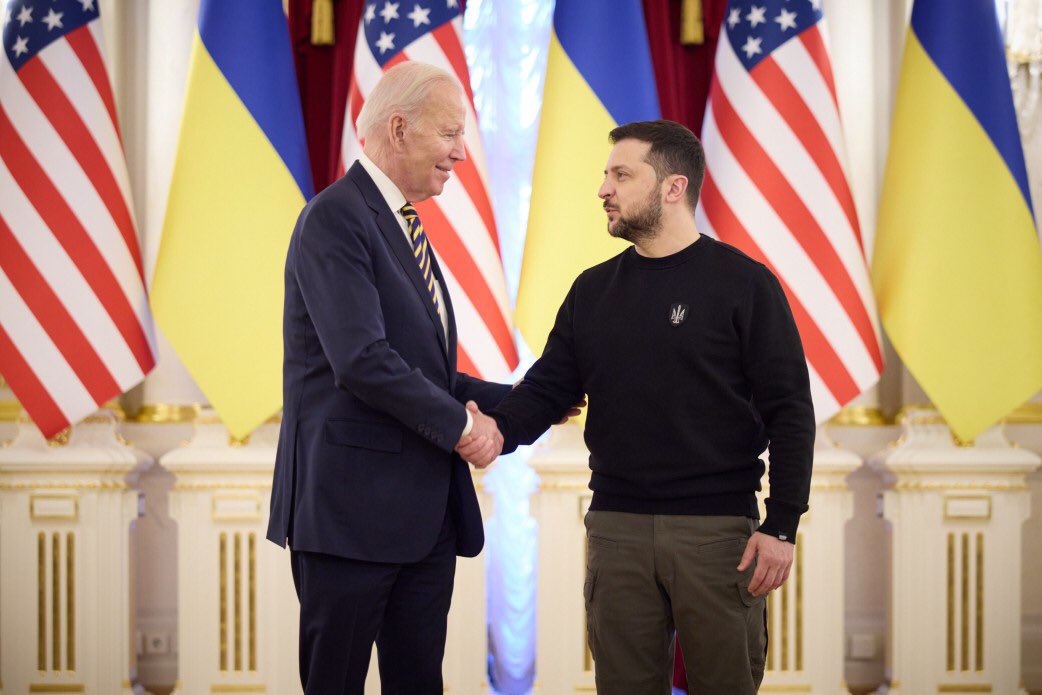 ⚡️🇺🇦Volodymyr Zelenskyi held a telephone conversation with the President of the 🇺🇸United States Joe Biden following the results of the vote in the House of Representatives. ✔️ Biden assured that if approved by the Senate, he would immediately sign the law. Zelenskyi told Biden