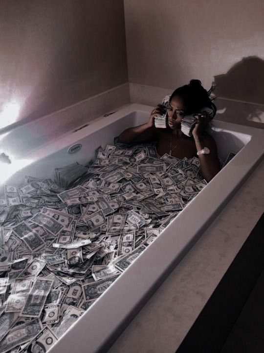 Queen❤ Inspiration Pictures - 🚀Success - 💸Money Wealth Success📊
#luxurylifestyles #luxurywatches #moneyslave #MONEYBOSS999 #MONEY #MoneyTalks #luxurygirl