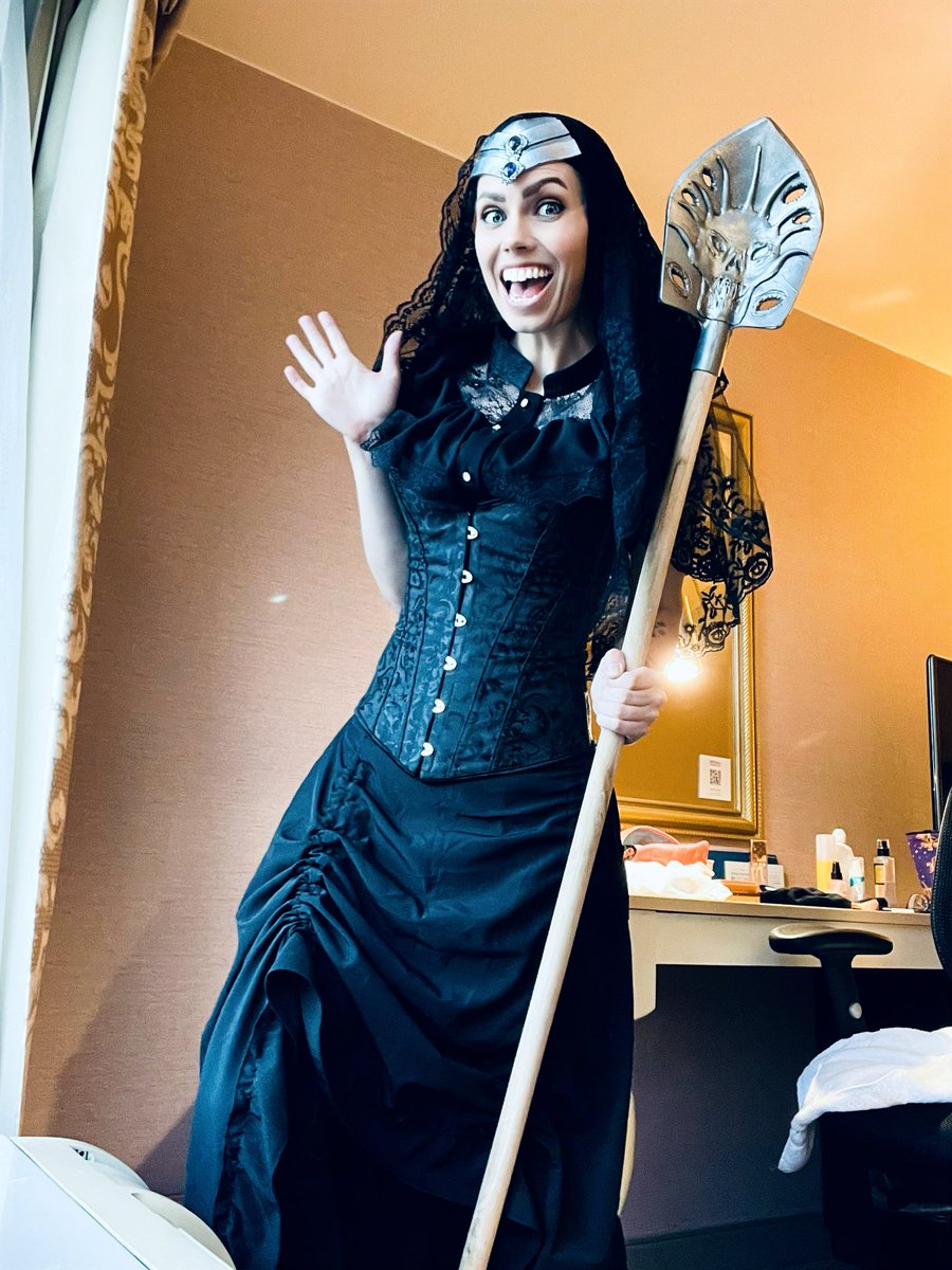 Zabracus's tweet photo. Holy wow this weekend at #LDXP #CommandFestSF was so much fun! Huge thank you to @LaughingMtg for having me out and for hosting an incredible event! And thank you to everyone in my games for going along with my wild shenanigans and weird decks! This weekend was truly magical 💜 https://t.co/cOFfjeYyUR