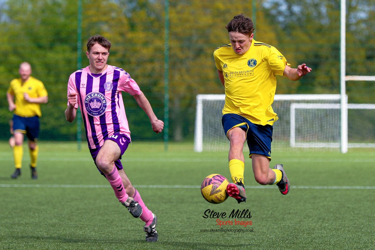 SteveMillsPhoto's tweet image. Match Photo's from the @sussexsundayfl Aaron Clements memorial Trophy Final between @AFCGrinstead v @HCrusadersFC Reserves are now online at the link below.
@NonLeagueCrowd @SportSussex 

Link: bit.ly/4b0udaJ