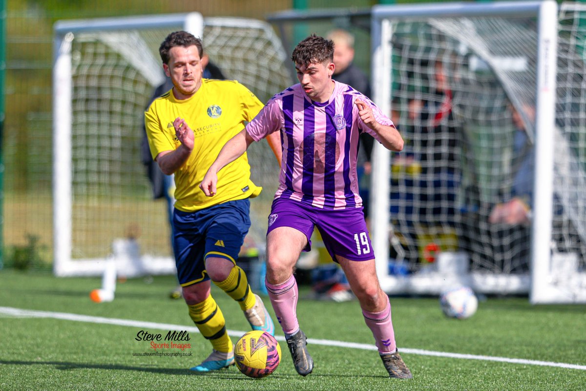 SteveMillsPhoto's tweet image. Match Photo's from the @sussexsundayfl Aaron Clements memorial Trophy Final between @AFCGrinstead v @HCrusadersFC Reserves are now online at the link below.
@NonLeagueCrowd @SportSussex 

Link: bit.ly/4b0udaJ