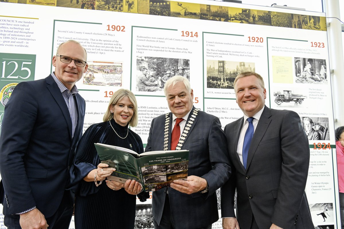 🎉 Today, Cork County Council marked its milestone 125th anniversary with a day of commemoration starting with a Special Meeting of Council where the echoes of history were highlighted as the 1899-minute book was proudly displayed. 🤝 Guests then gathered in the Cork County