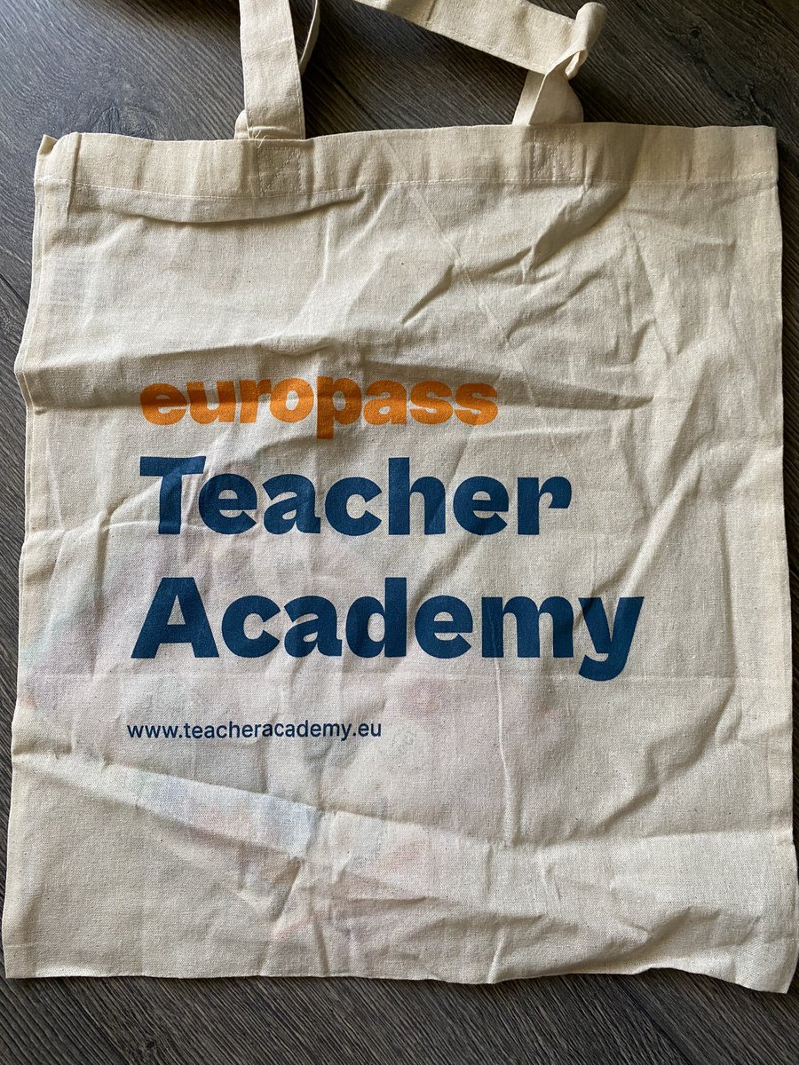 CPRBADAJOZ's tweet photo. Comenzamos nuestra experiencia en Lisboa en el curso sobre ICT tools #ErasmusAlfilBadajoz https://t.co/XBiV4G7pNZ
