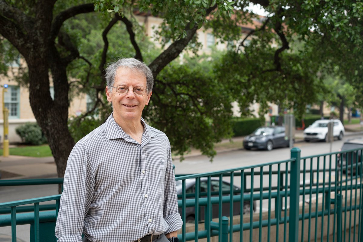 Happy Earth Day from #TEXASMoody! Learn how the @UTAustinGSLI teaches students how to incorporate sustainability into their professional careers. @UTJSchool professor @jschwartz said, 'I am grateful every day I am able to live in such a beautiful place.' bit.ly/EarthDayMoody24