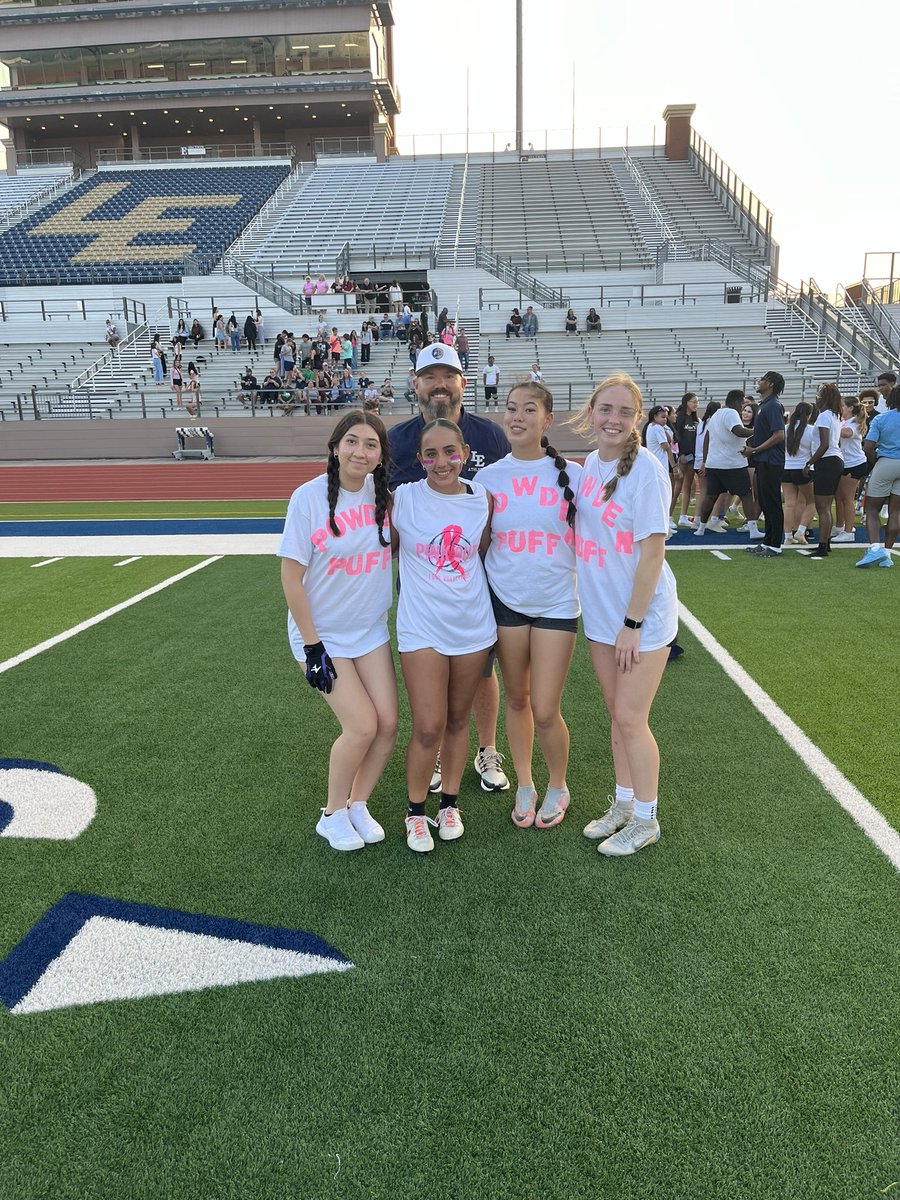 Sr vs Jr Powderpuff was a lot of fun! Loved seeing our girls play the other Football😎@leisd @LEISDAthletics @LittleElmHS #FMG