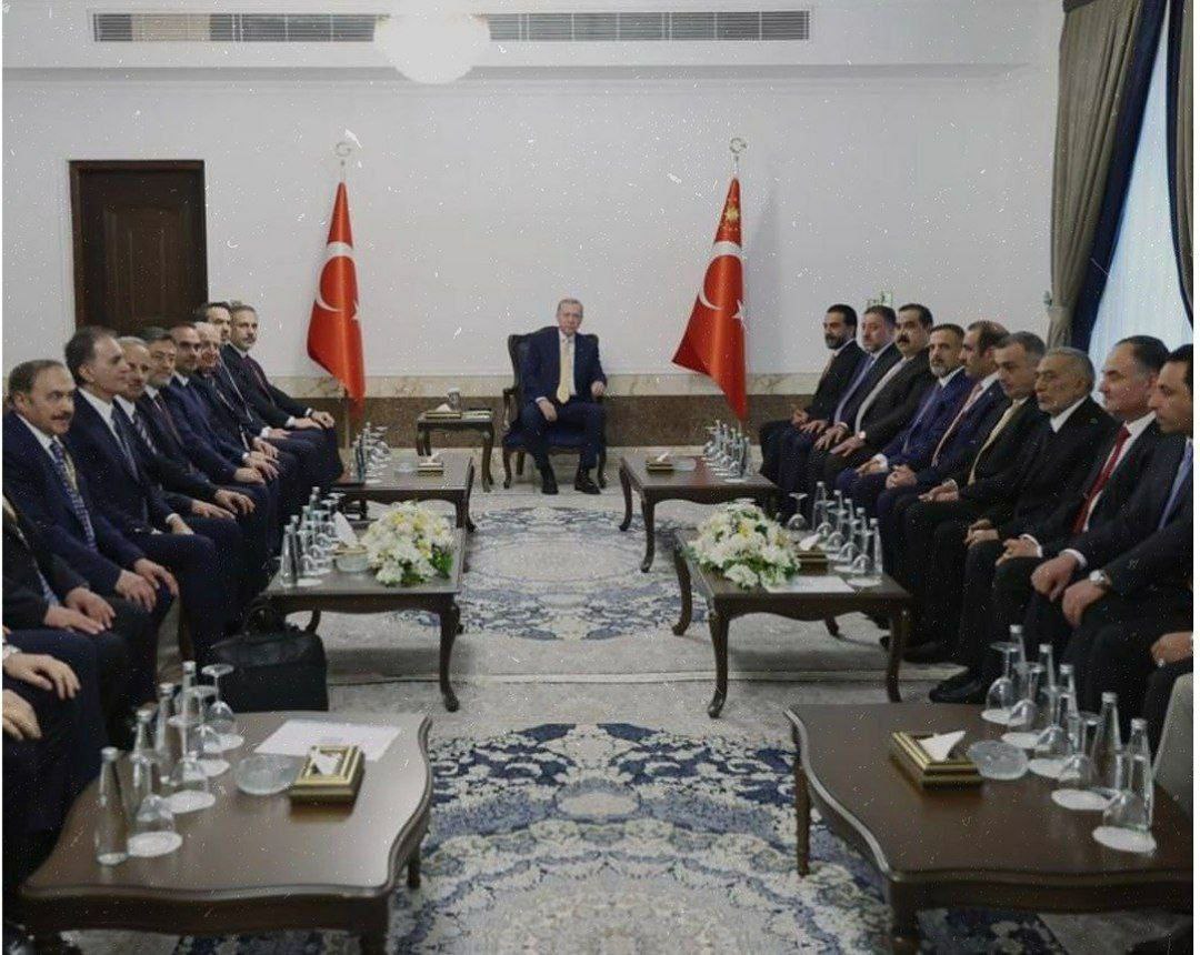 كأن على روؤسهم الطير مع ولي أمرهم العثماني