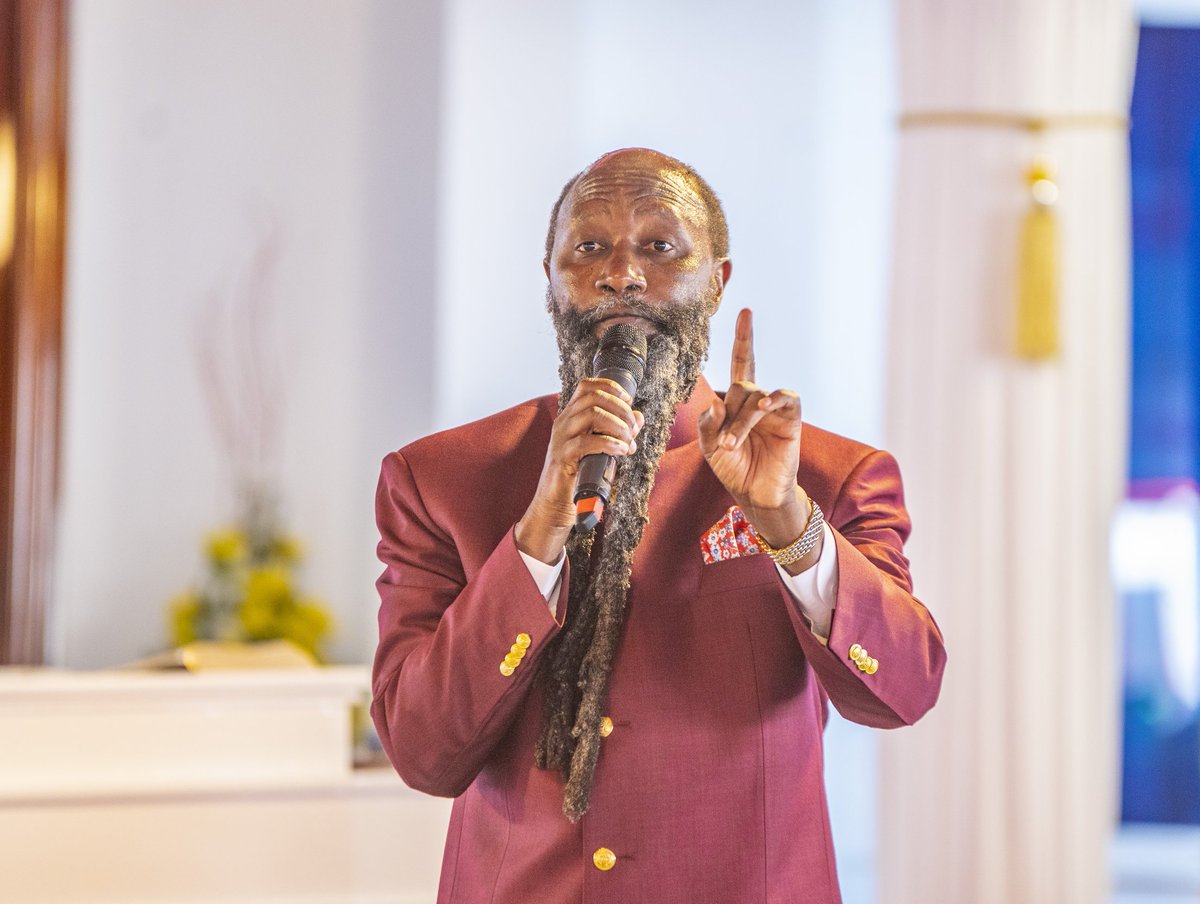 ItsIsaac_Snr's tweet photo. What are the THINGS that has Held the church back from Acquiring the Garment of Righteousness?.

1,Worldness in the church.
2.
3.
#MaracayConference https://t.co/7Lx1jnUgL8
