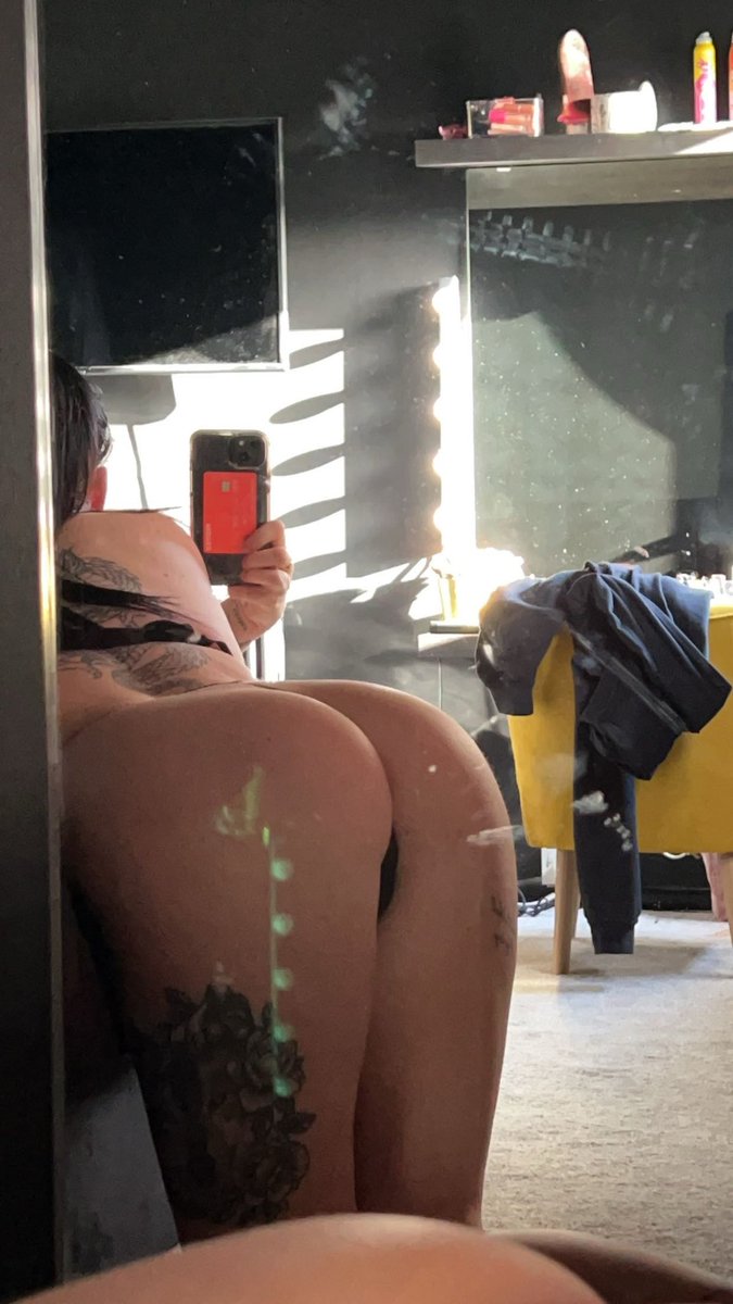 trozerwallace's tweet photo. I wanna drain some wallets 

https://t.co/e2LP18oLht

Findom 
Paypig https://t.co/8NFO1ZRtX8