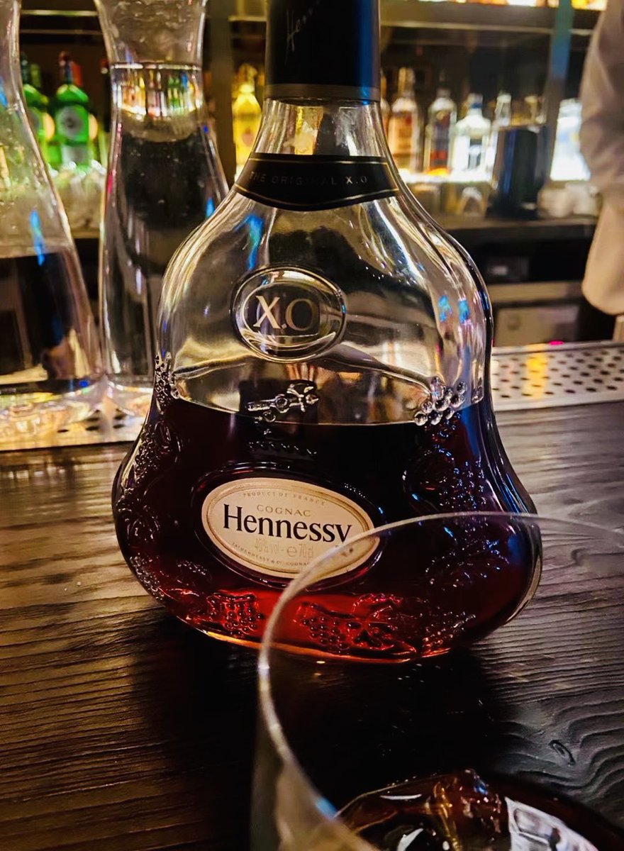 万物以柔为贵，因柔能克刚，酒茶都一样，带柔属性，再附加其他甜度，韵味，体感，价格成指数增长。
人也一样，其他特点再明显，不够柔和终是落了下乘…