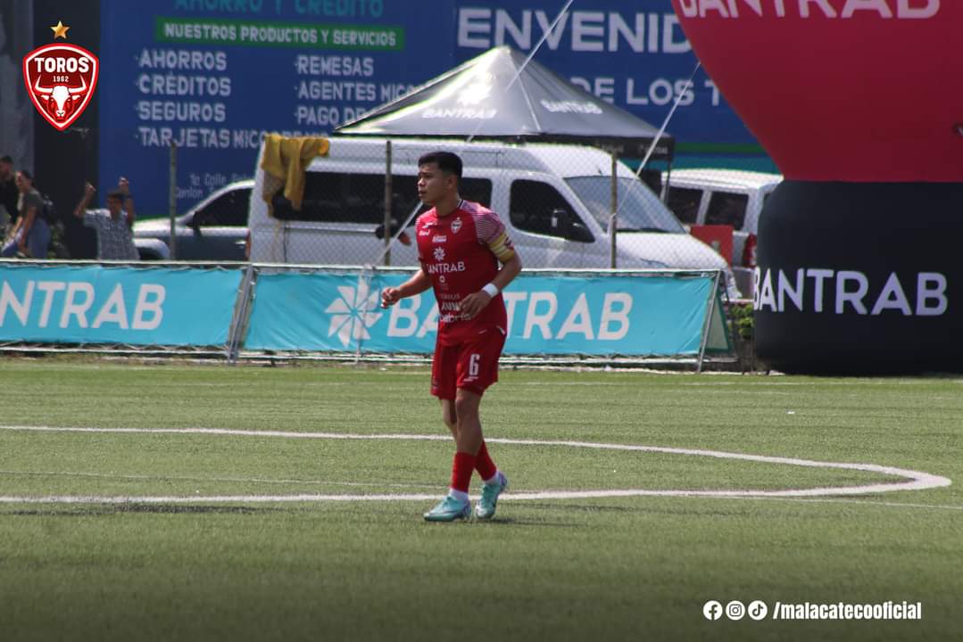 MALACATECO PONE FIN AL TORNEO DEL XELAJÚ MC | Los Toros vencen 2 a 1 a Zacapa y clasifican a La Liguilla en el octavo lugar dejando fuera al cuadro lanudo.
📲La Voz de Xela / Leonel Rodas